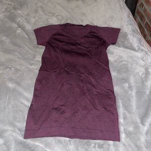 Lululemon maroon swiftly tech shirt size 4